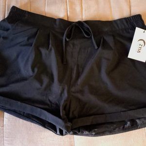 Zyia Summer Shorts NWT